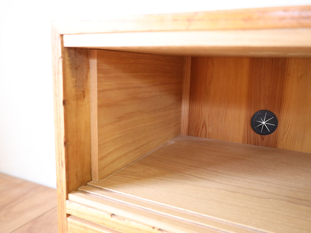 内部のコード穴