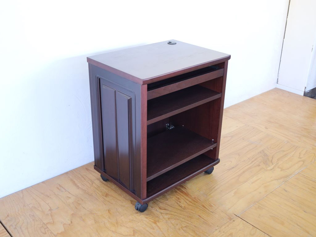 側板に婚礼タンスの扉