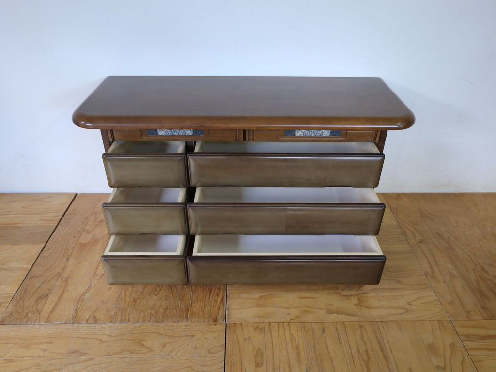 ローボードの引き出し