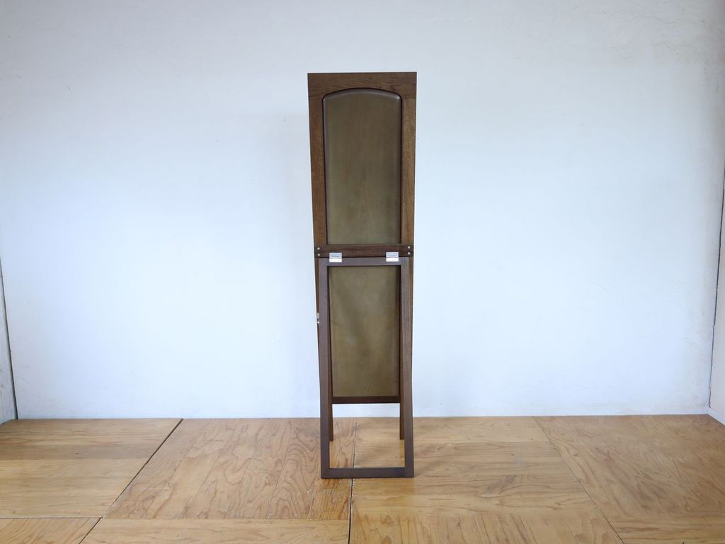 タンス扉から作ったスタンドミラー