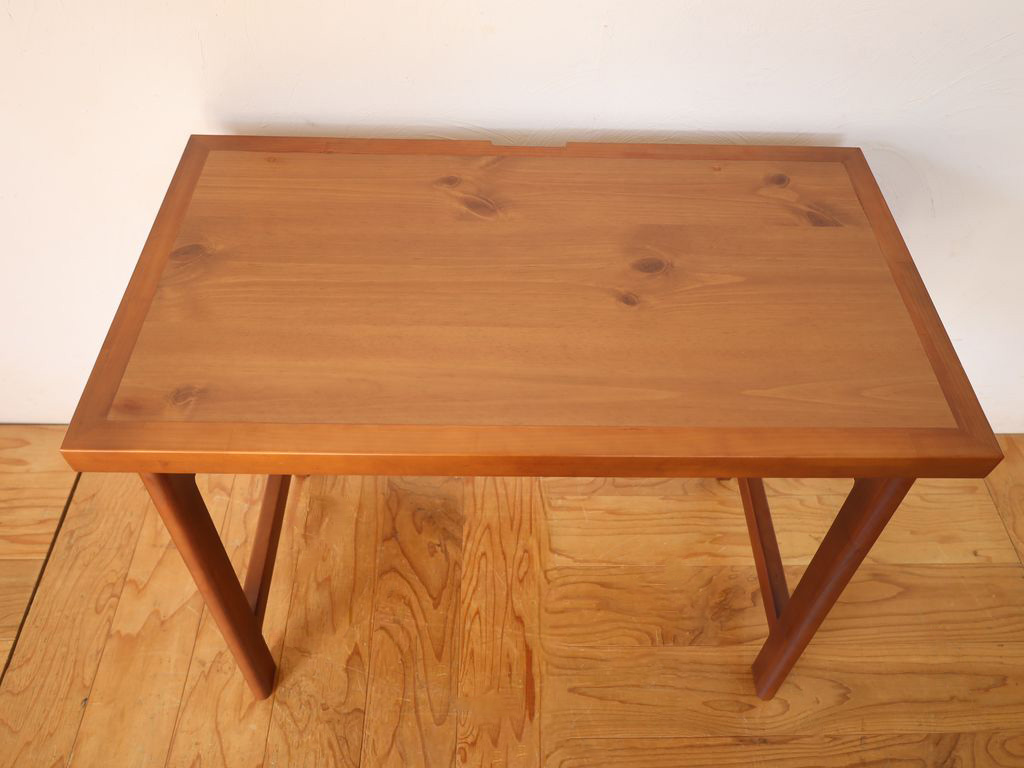 ベンチの座面をデスクの天板に