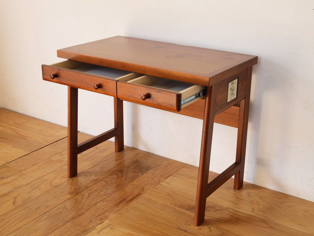 巾木を活かした引き出し