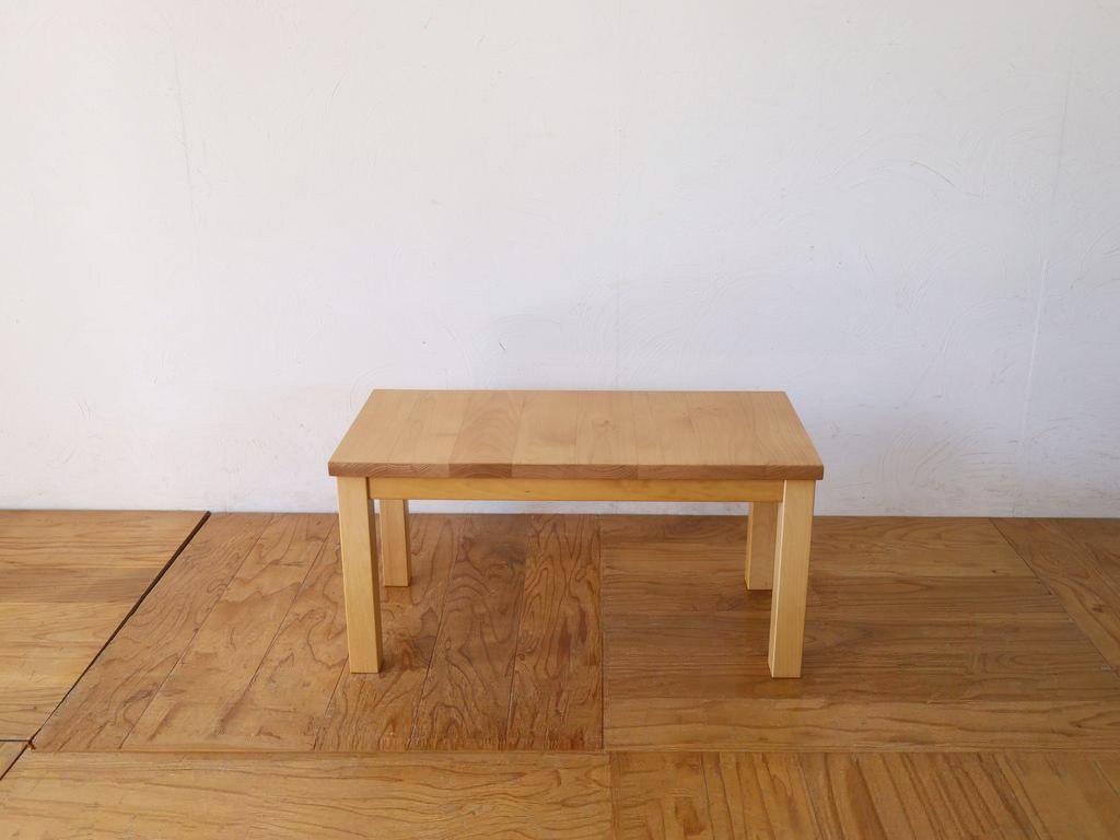 サイドテーブル