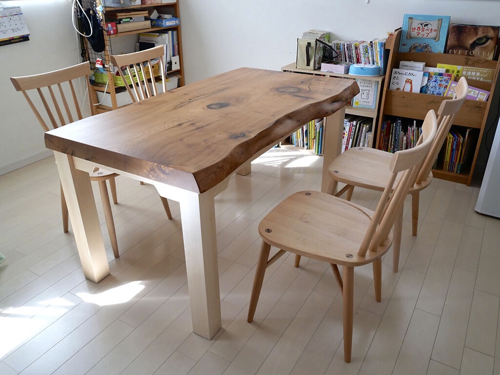 屋久杉のダイニングテーブル