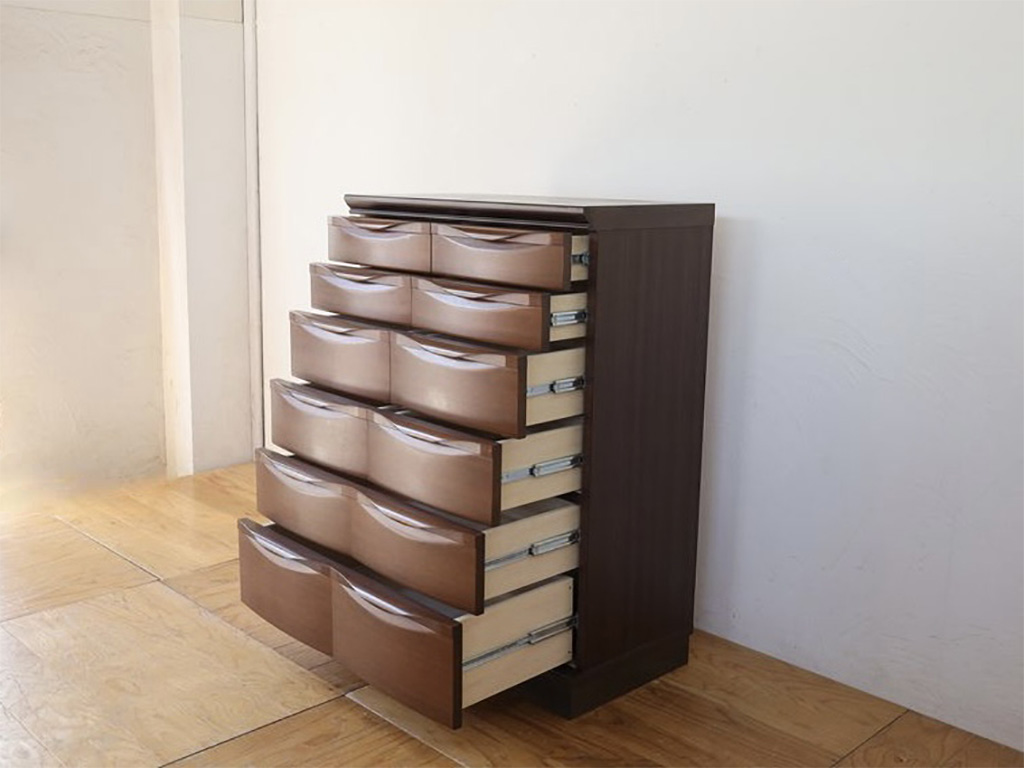 チェストの引き出し