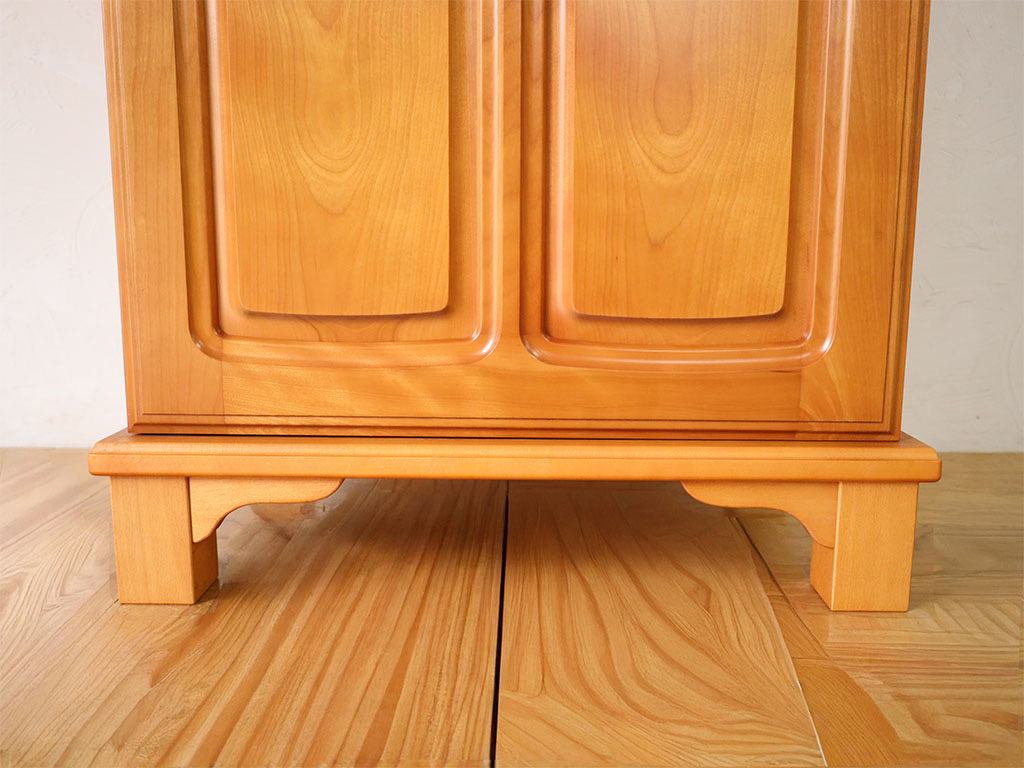 キャビネット脚