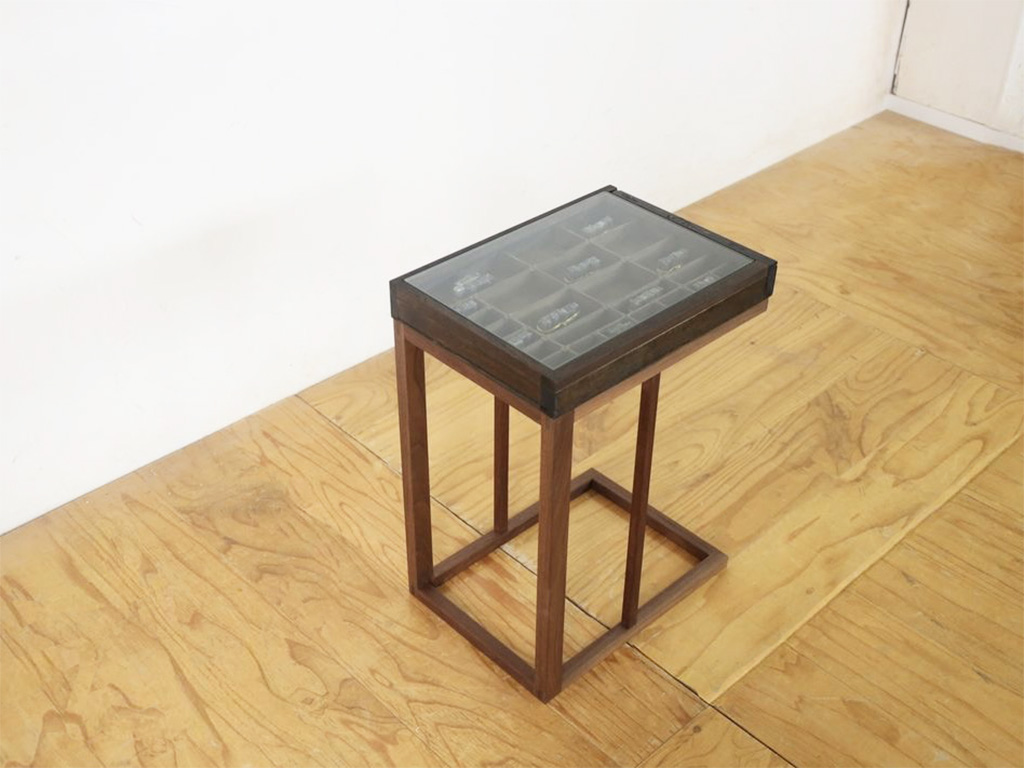 アンティーク品で作ったテーブル