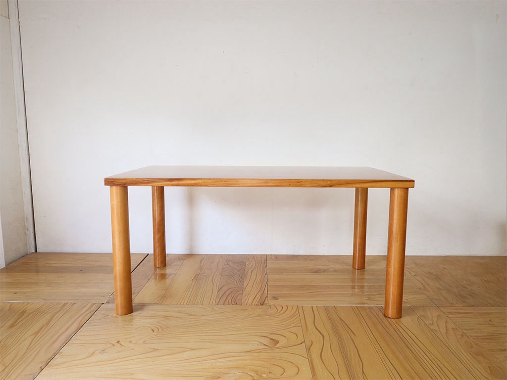 ダイニングテーブル