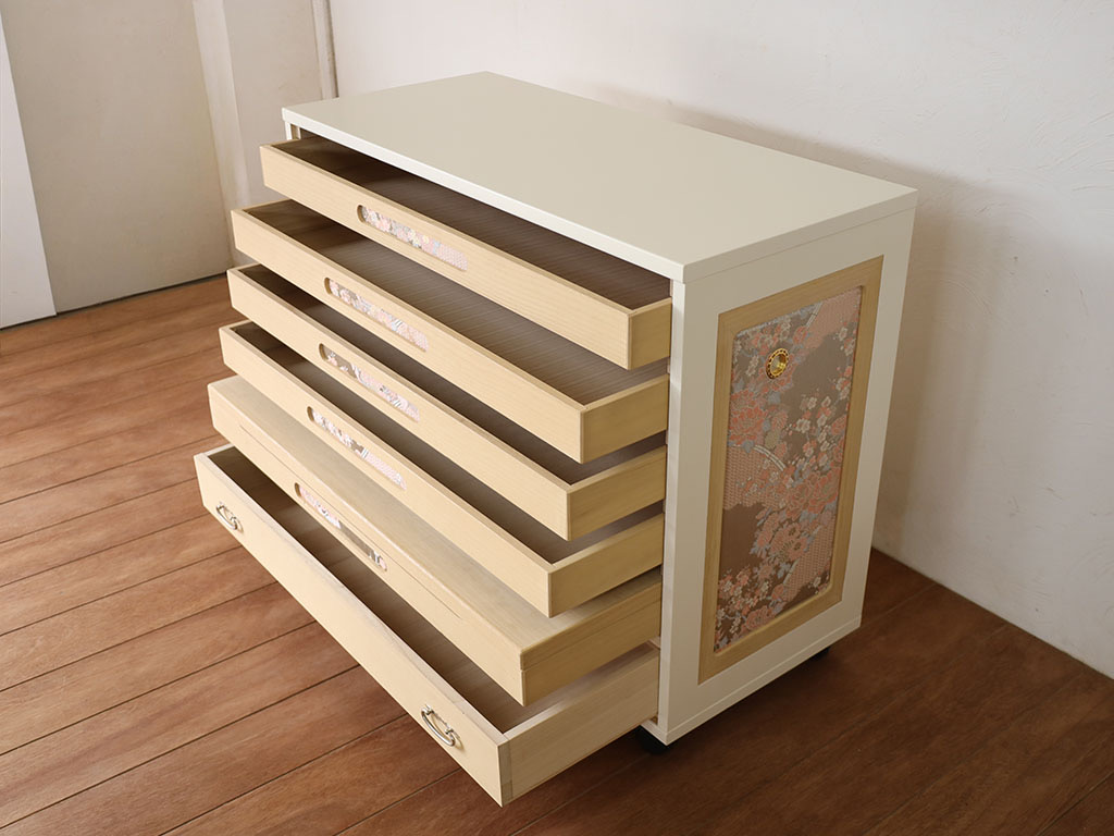 お着物収納の衣装盆