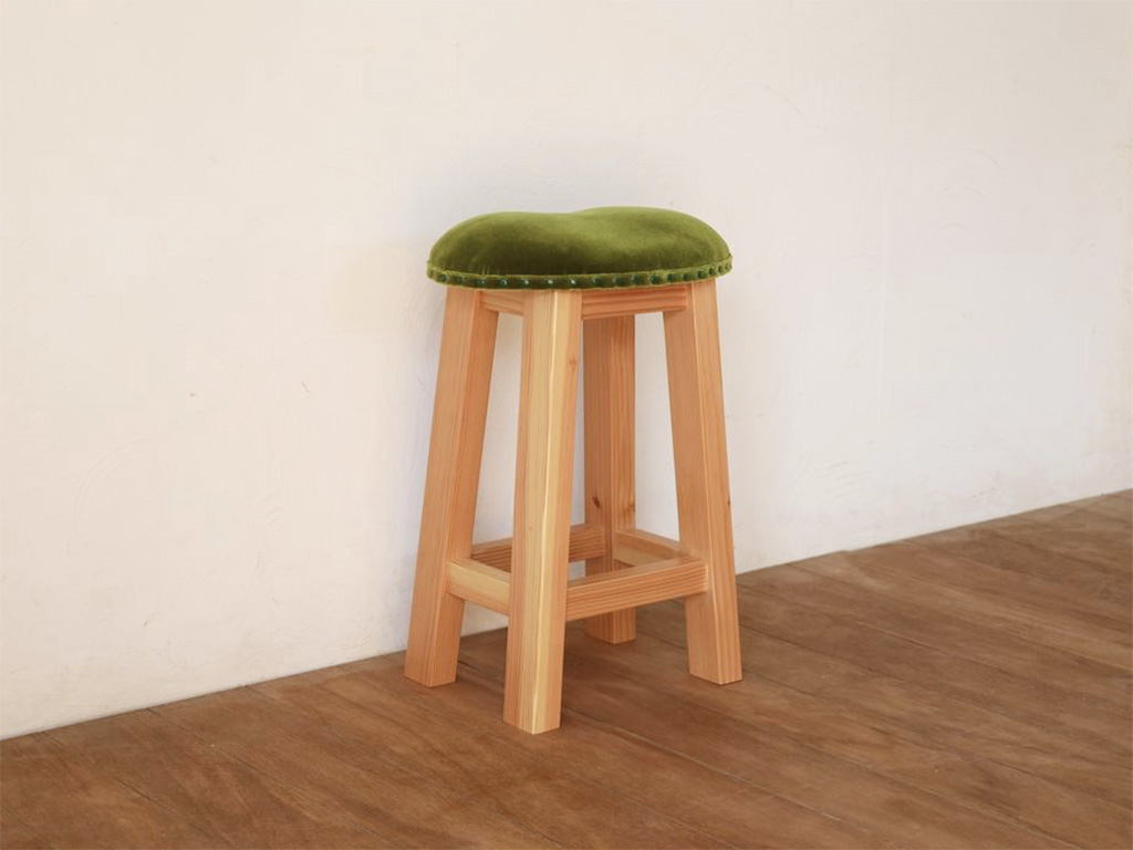 テーブルから作ったスツール