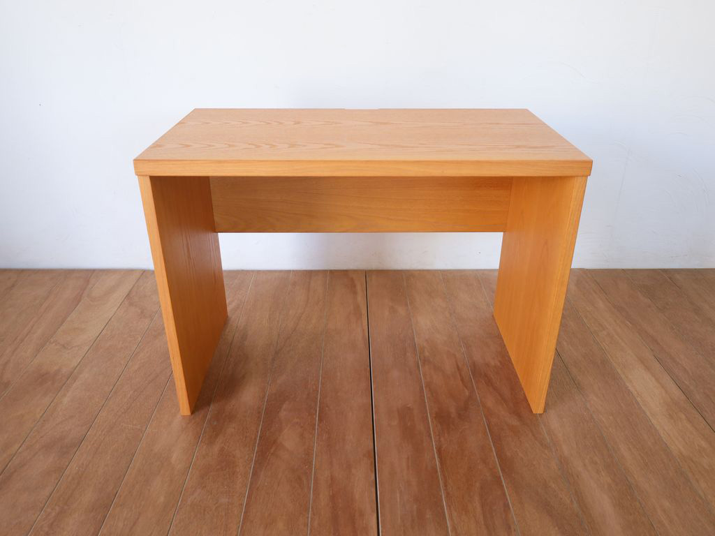 すっきりデザインのPCデスク