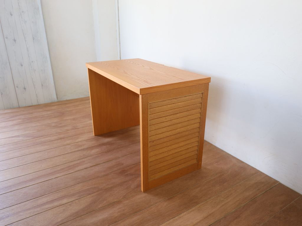 タンスの扉をパネル脚に活かした