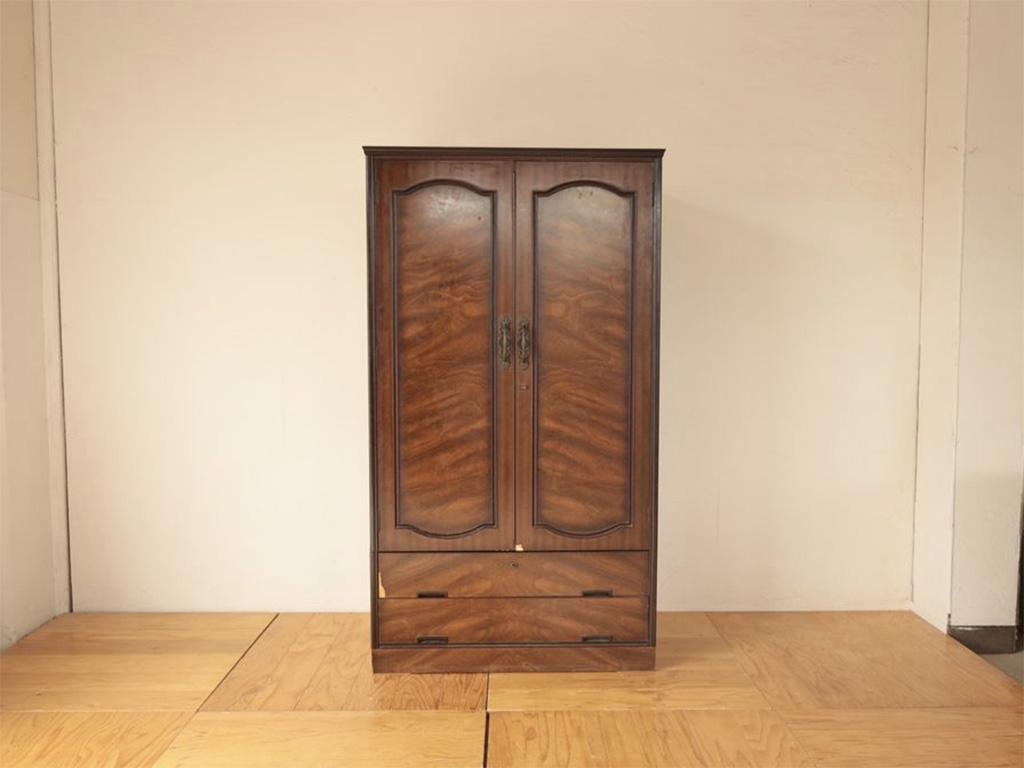 新居に入りきらない洋服タンス