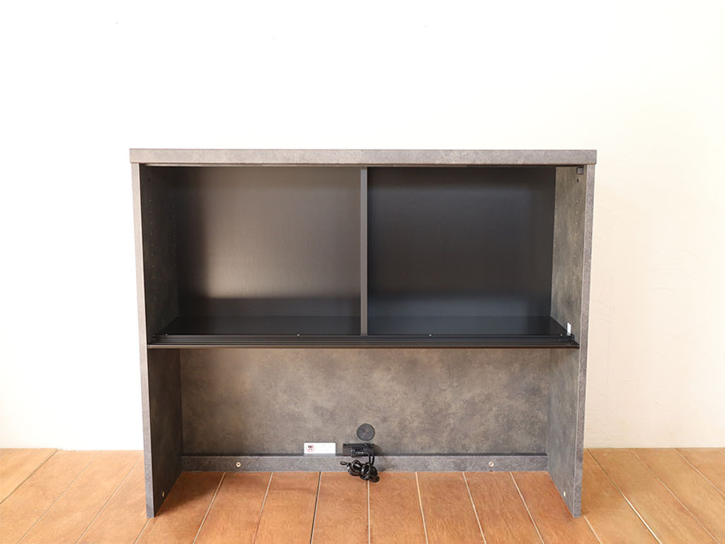 リサイズした食器棚の上部