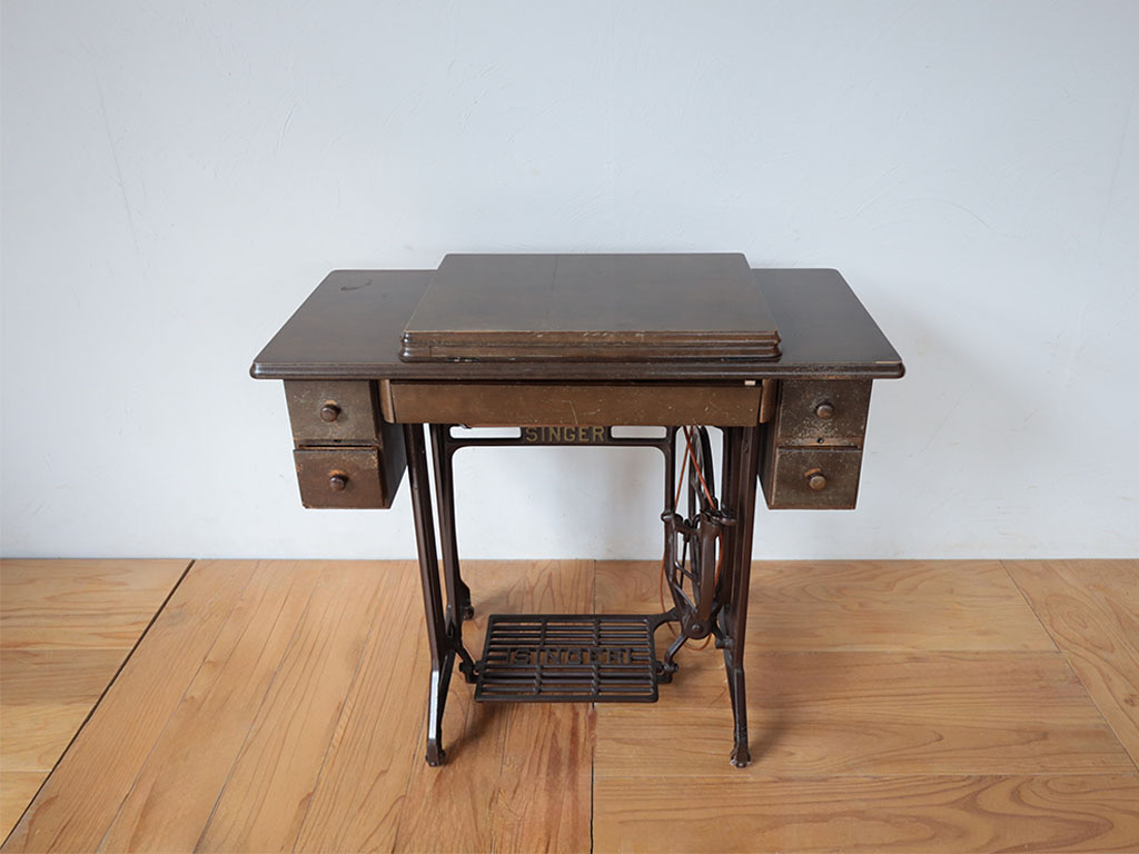 シンガーの足踏みミシン