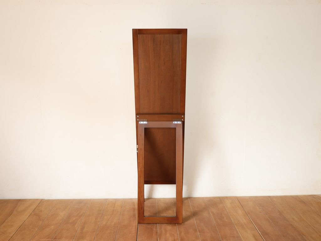 スタンドミラーの背面