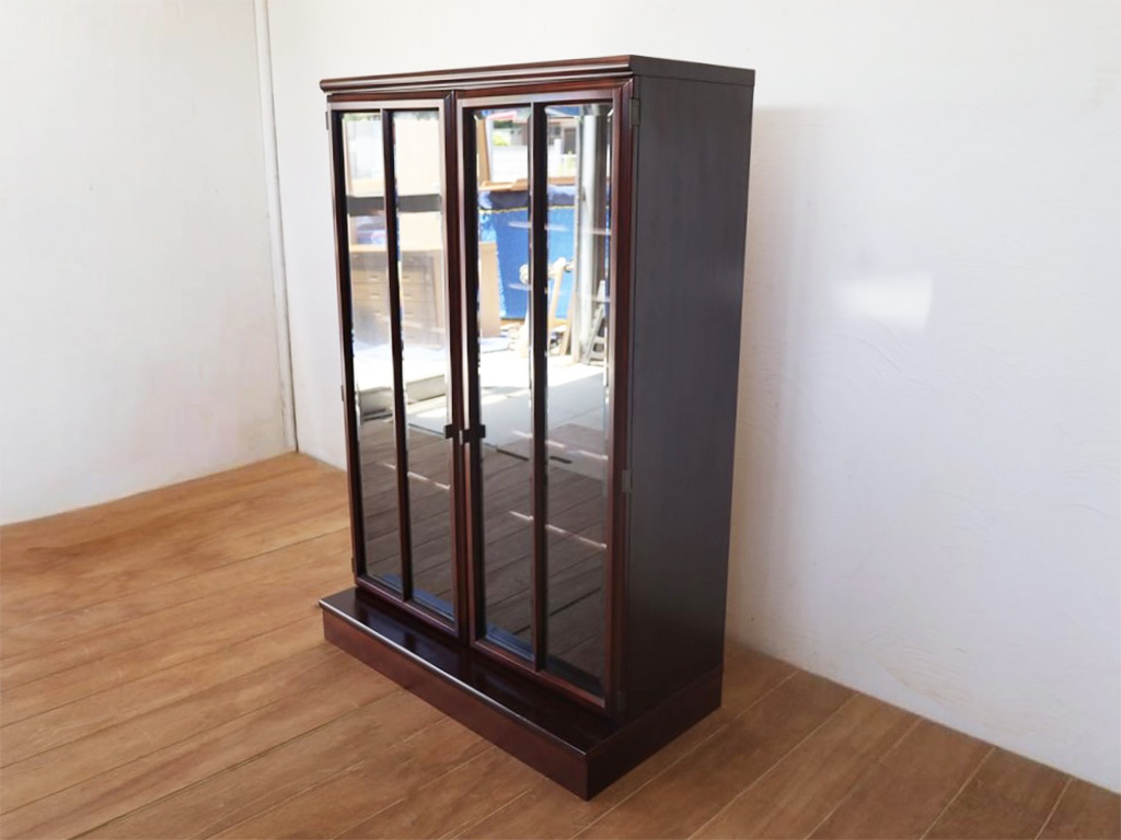 上下分割した食器棚