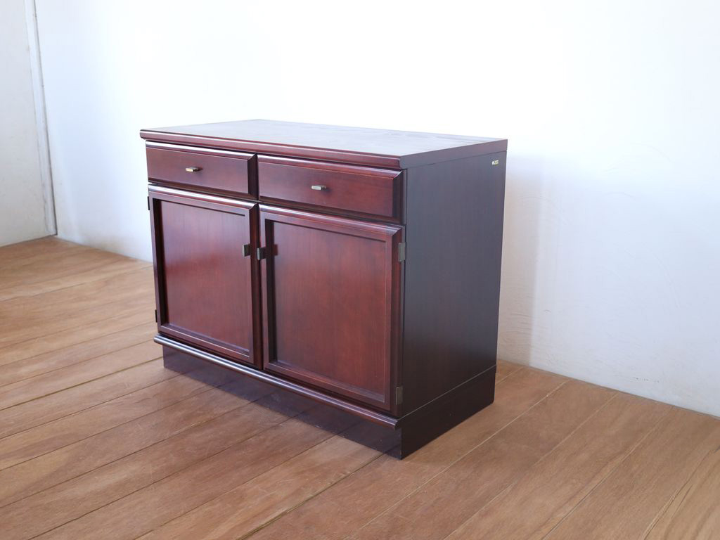 食器棚から作ったキャビネット