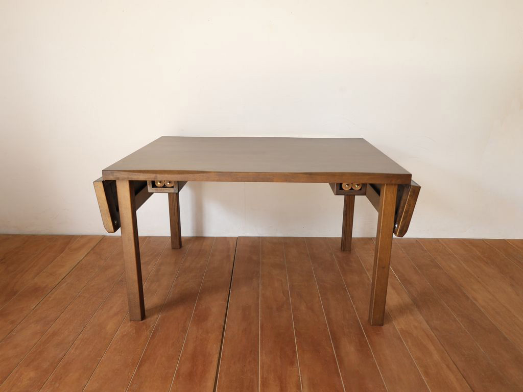 天板を折り畳んだ状態