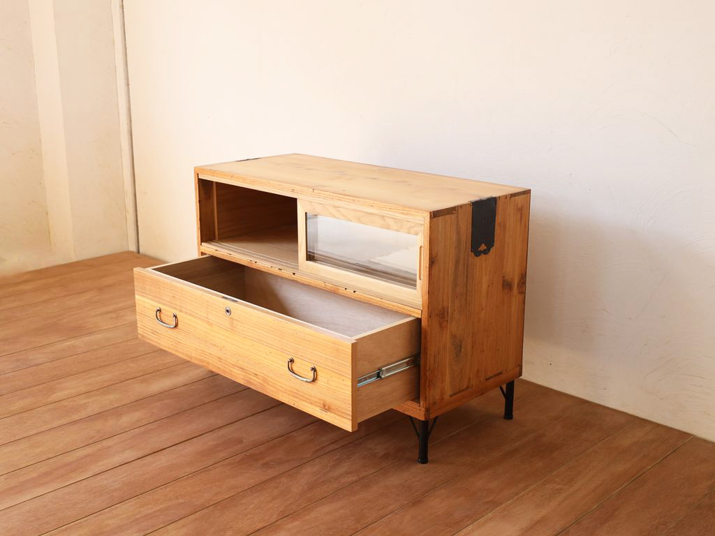 引き出しにスライドレールを入れて開け閉めしやすく