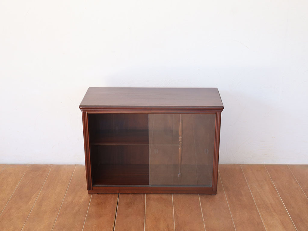 人形を飾るためのケース