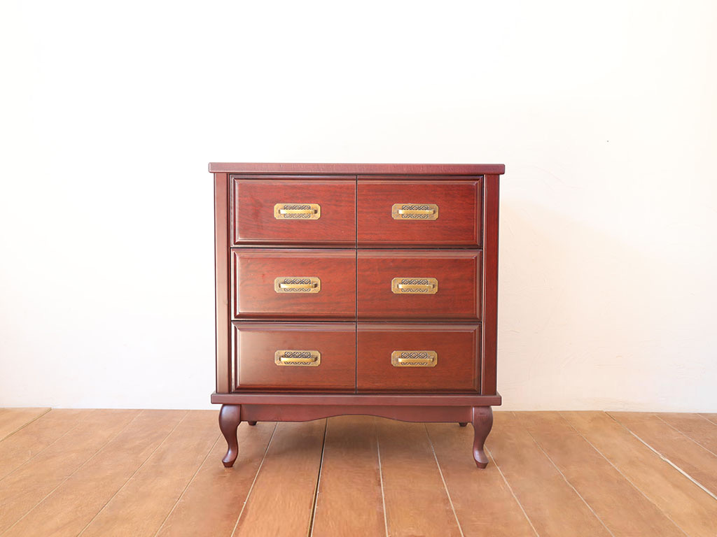 猫脚がおしゃれなチェスト