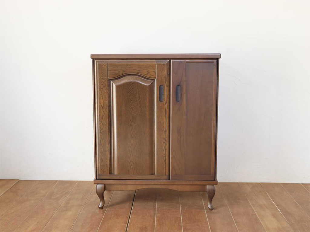 リビングキャビネット