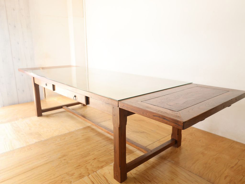 リサイズ前のダイニングテーブル