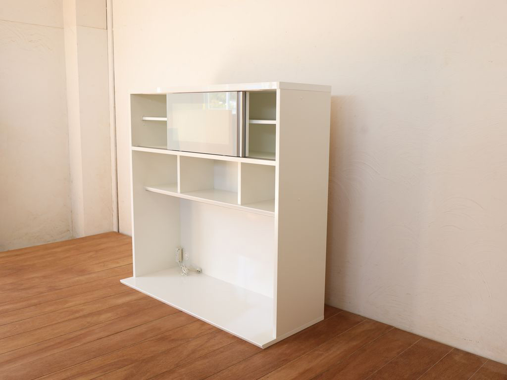 リサイズ前の食器棚