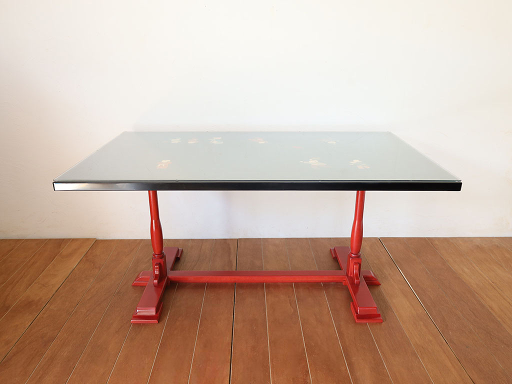 個性的なダイニングテーブルに変身