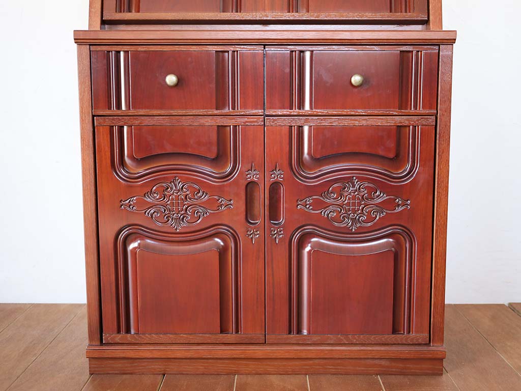 婚礼タンスの扉をカット