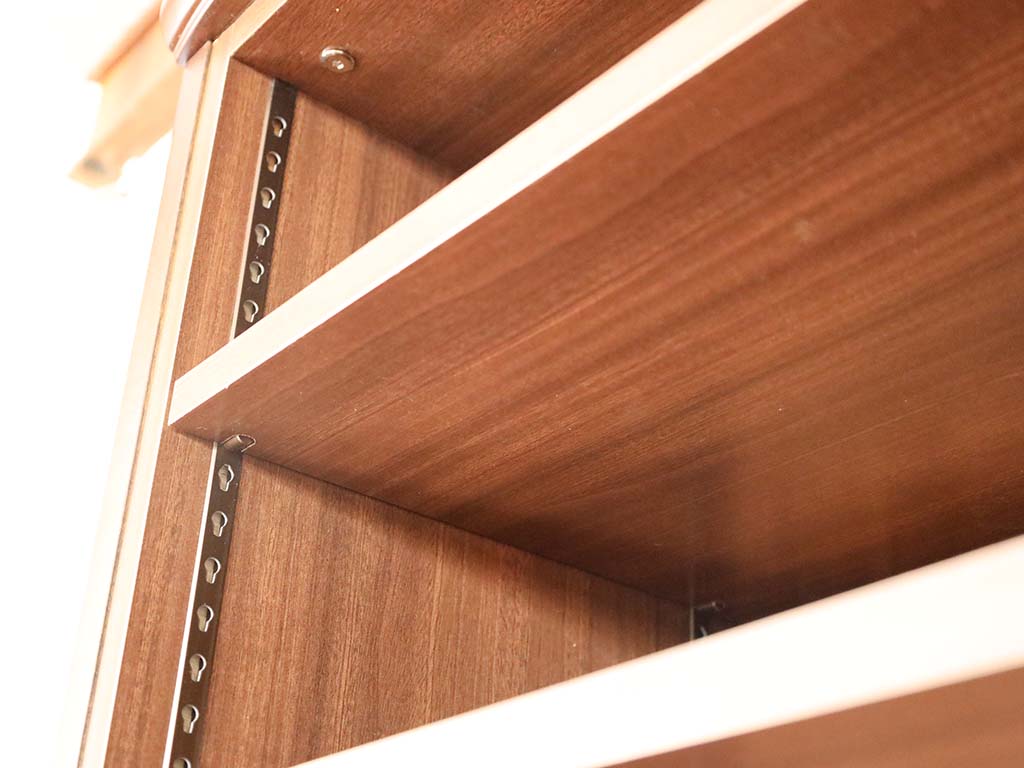 ダボレールで高さ調整可能