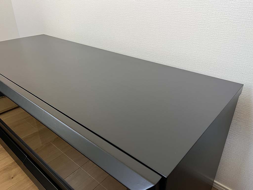 マットブラックのテレビボード