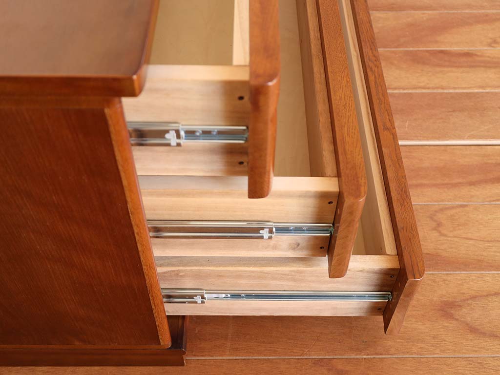 スライドレールを設けた引き出し