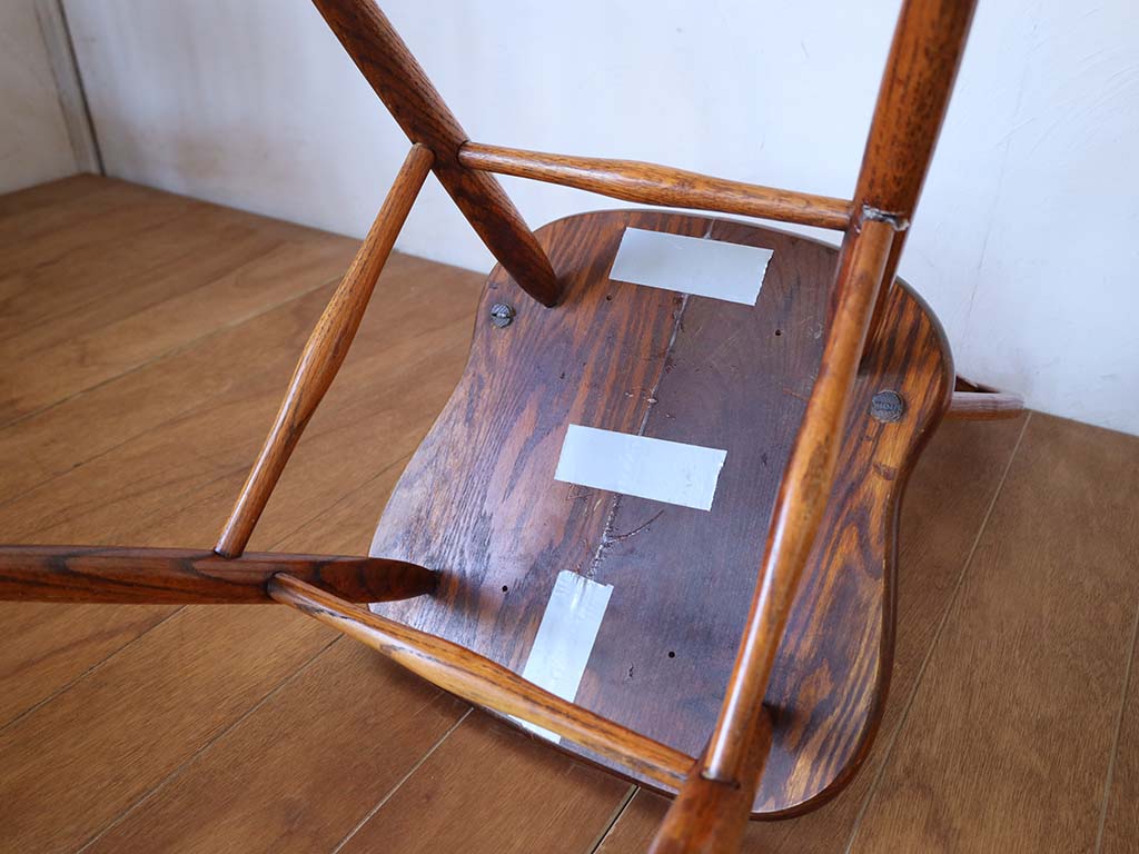 座面が割れてる