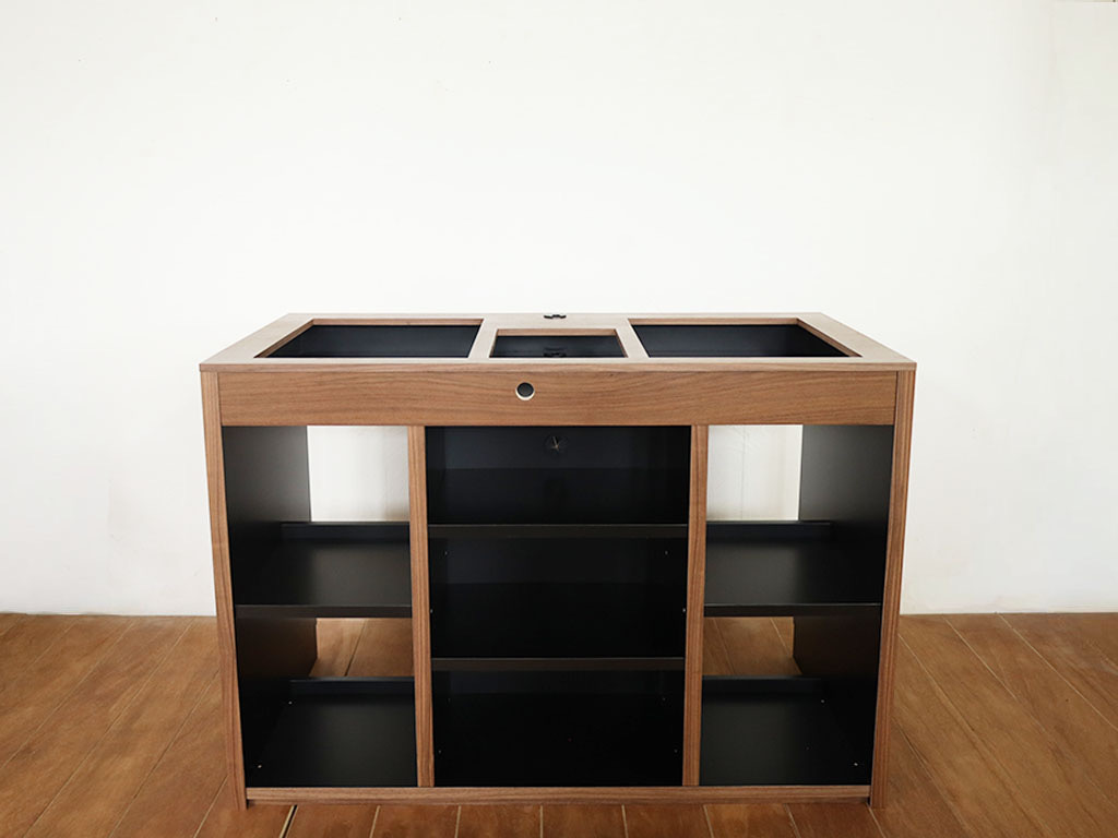 オーダーメイドのDJブース