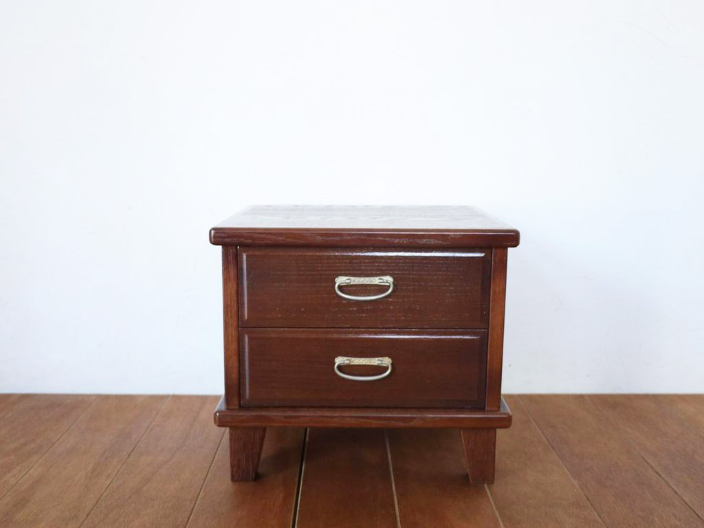 婚礼タンスから作ったナイトテーブル