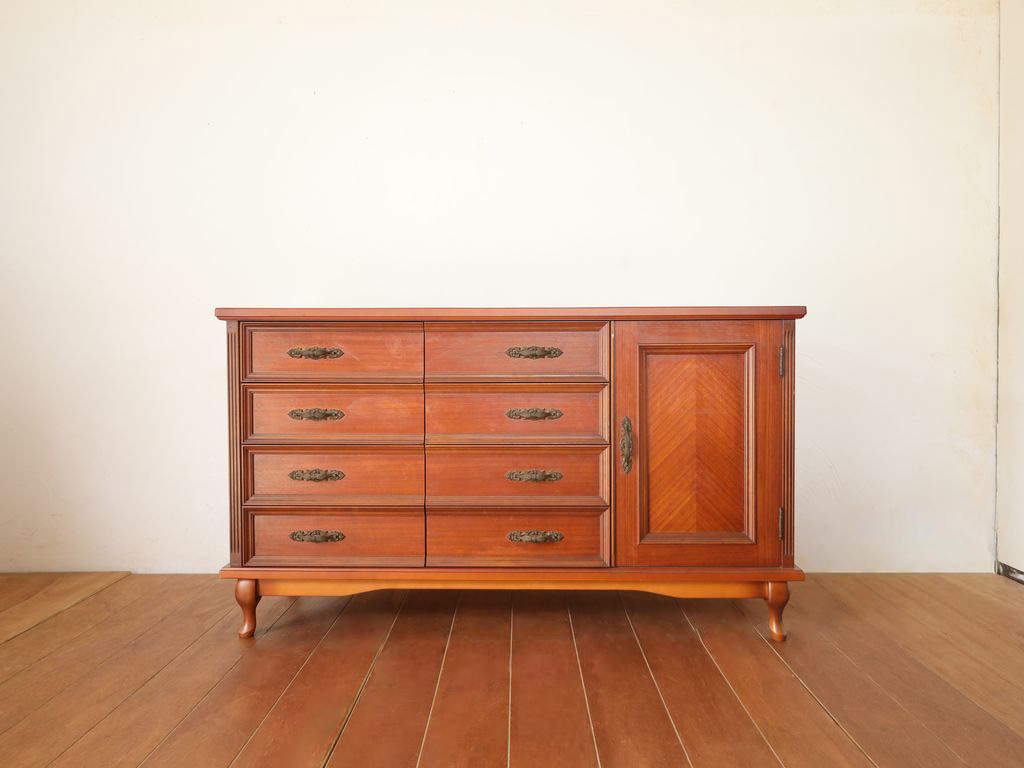 猫脚サイドボード