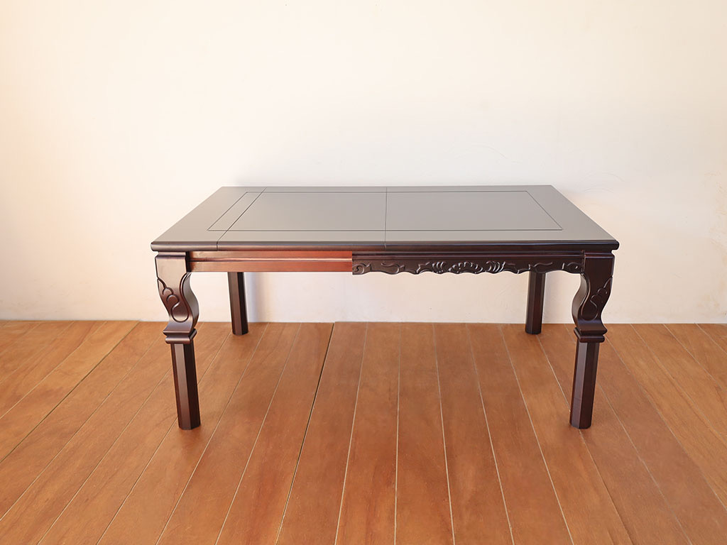 横幅も高さも調整可能なテーブル