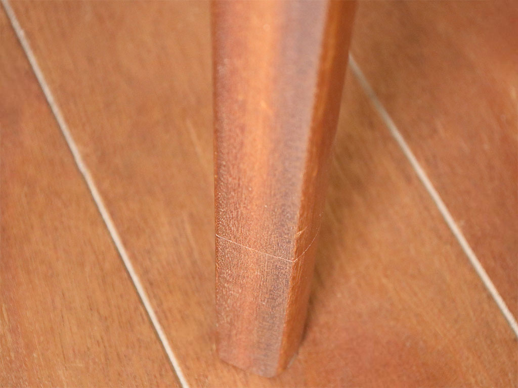 テーブル脚の先端を分解式にリメイク