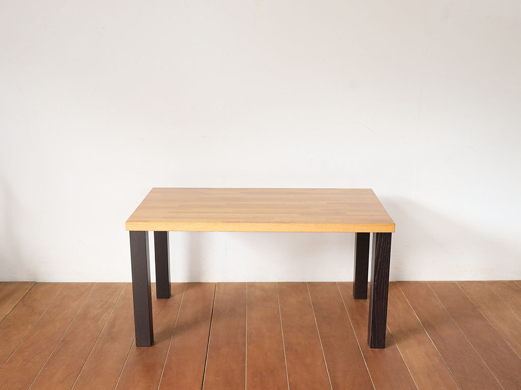 リビングテーブル