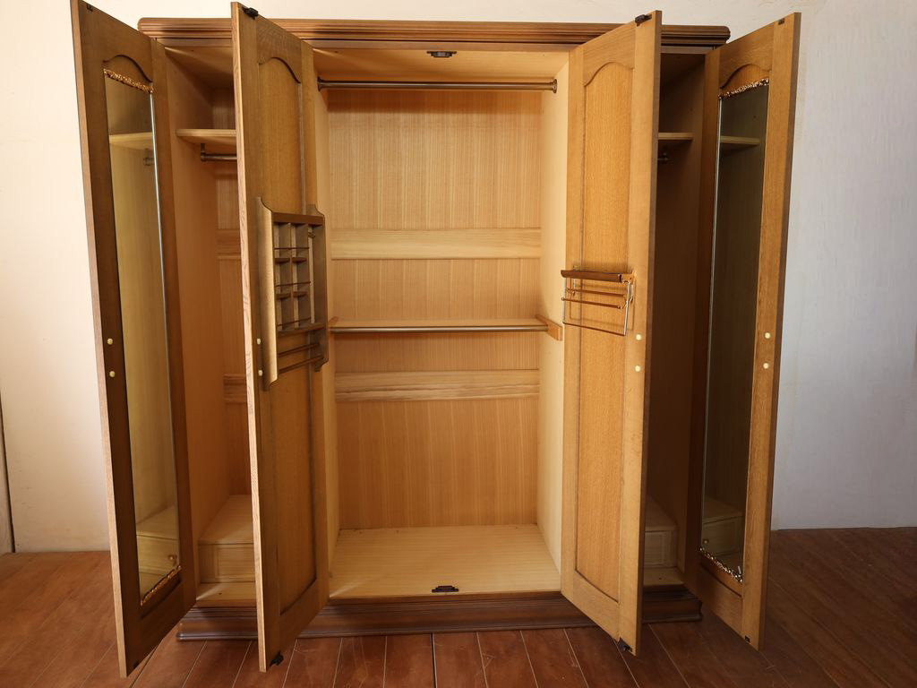 親御さんに買ってもらった婚礼タンス