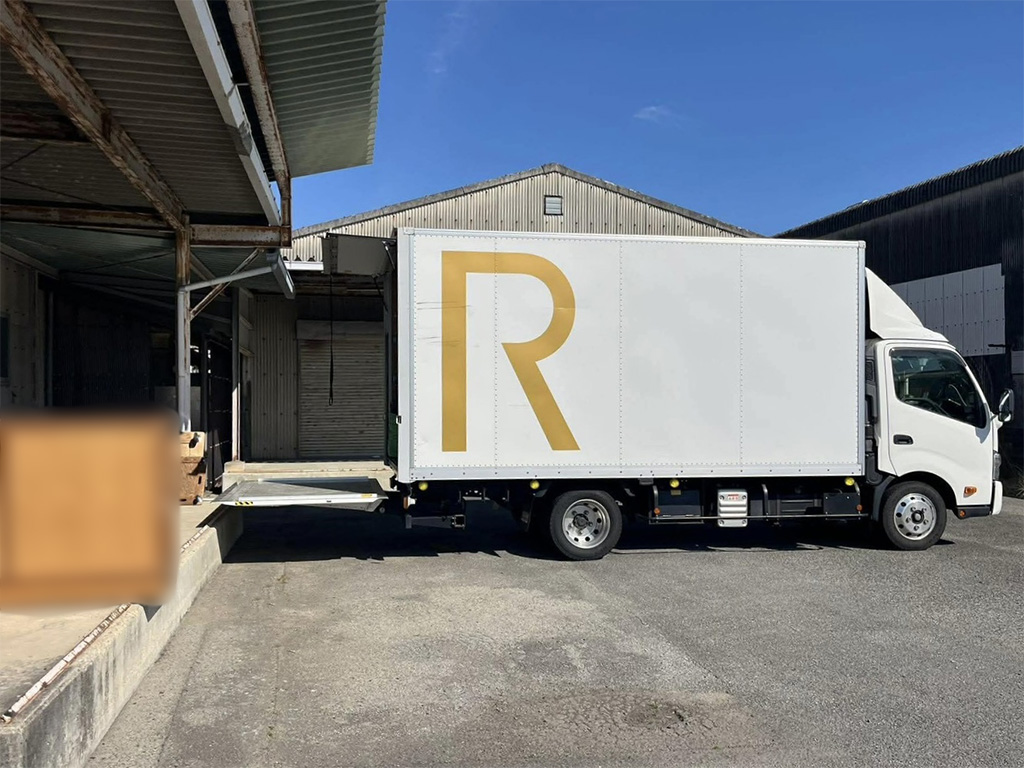 四国ベース（徳島）にトラック到着