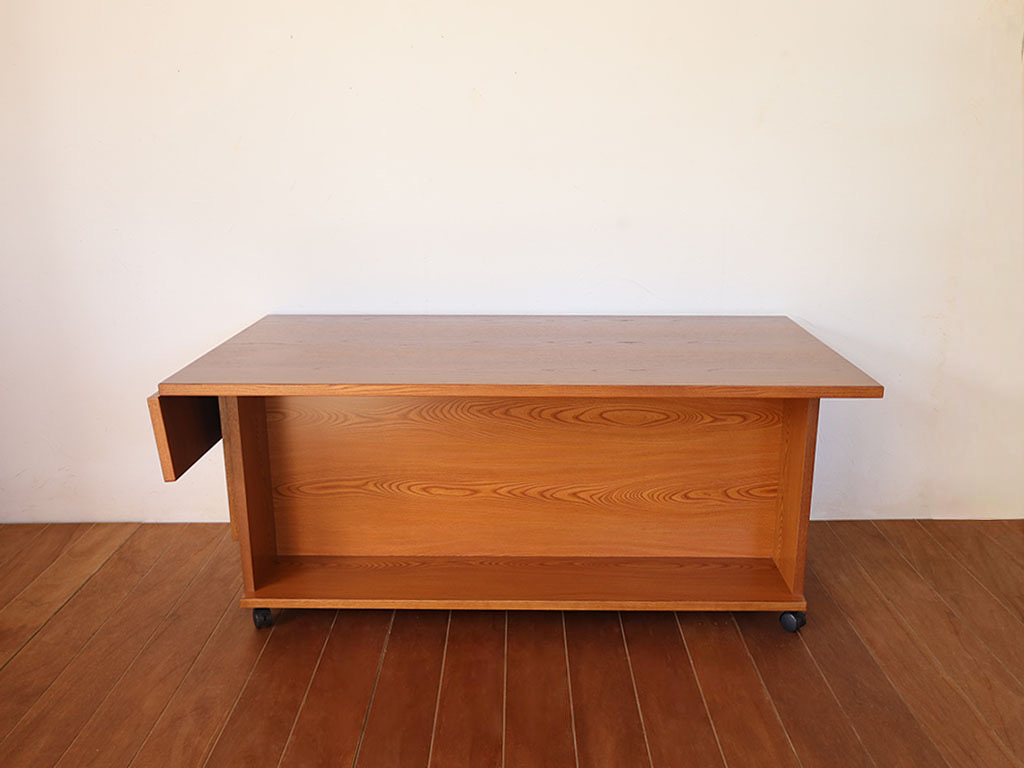 背面のオープン収納