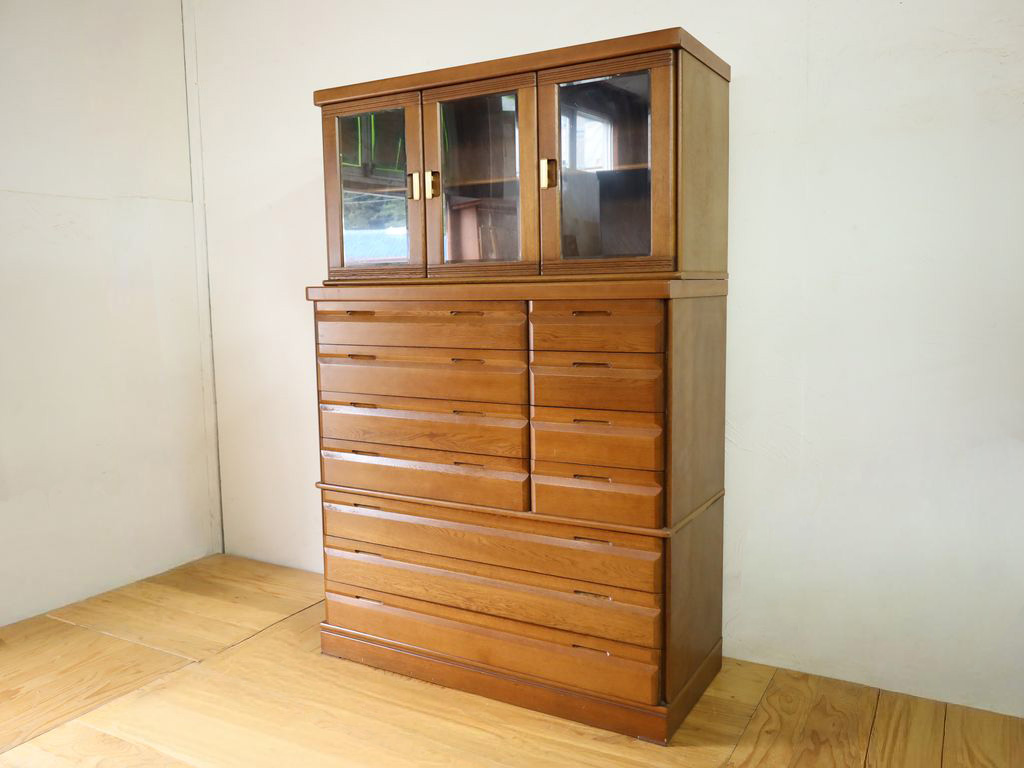 上置き付きの整理タンス