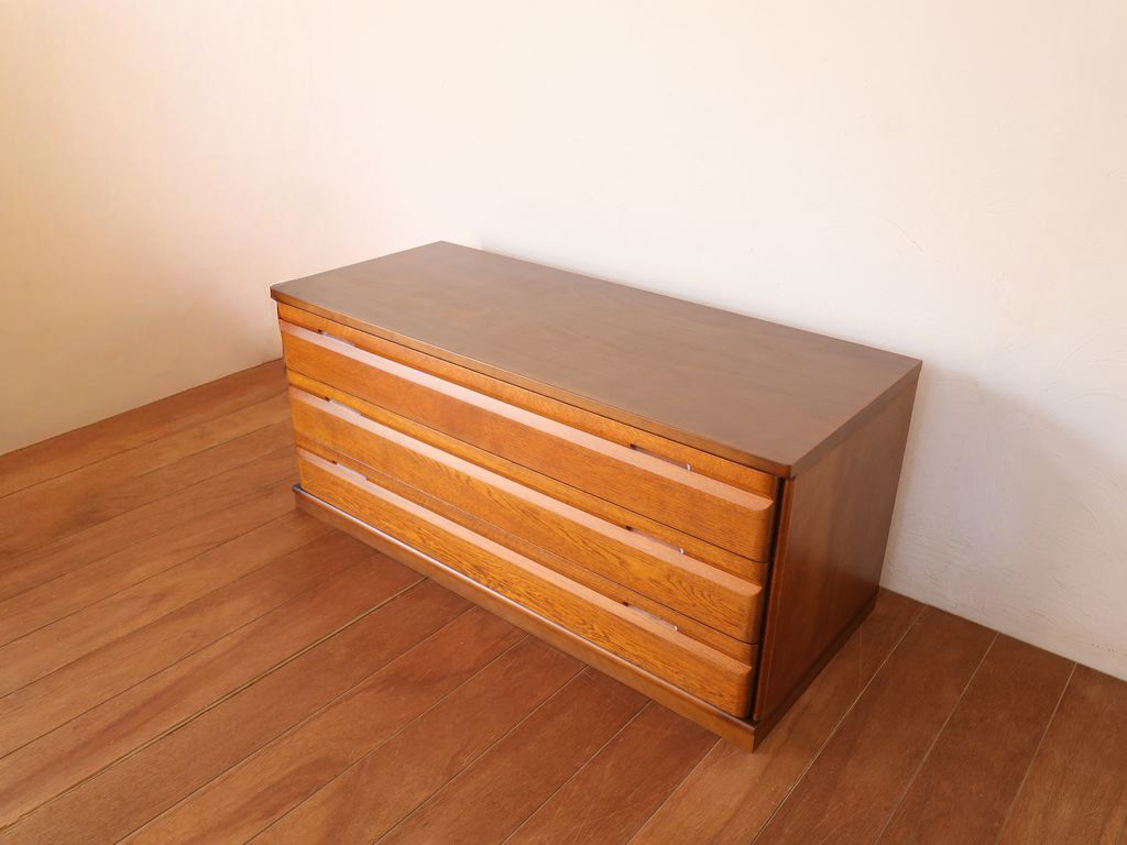 上下分割した整理タンスの下段