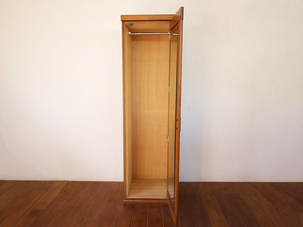 小さくなった洋服タンスの内部