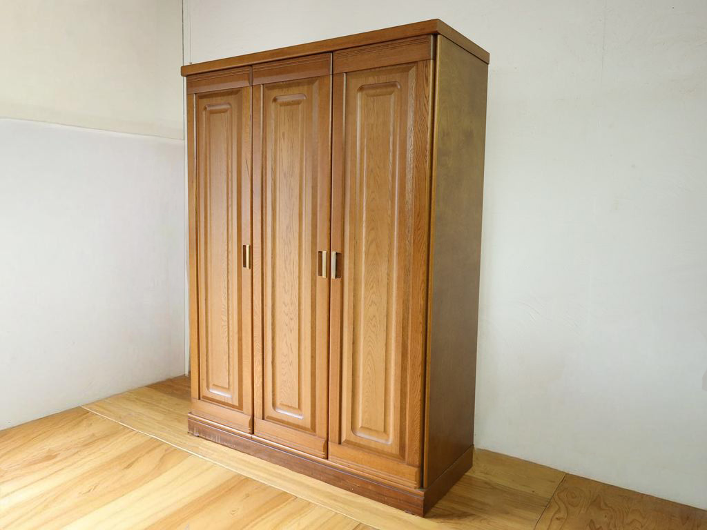 3枚扉の婚礼タンス