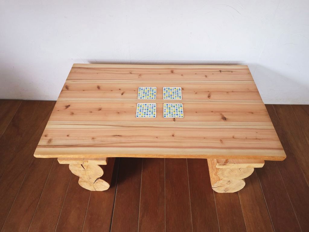 天板に埋め込んだタイル