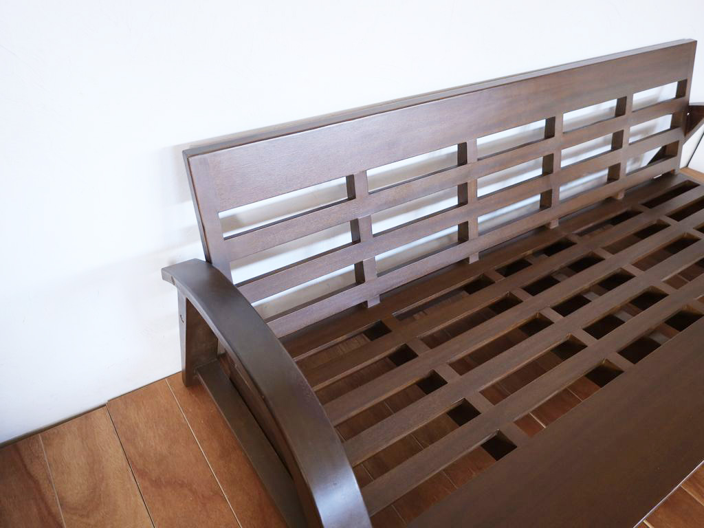 分解仕様で搬入ができるようになったソファ